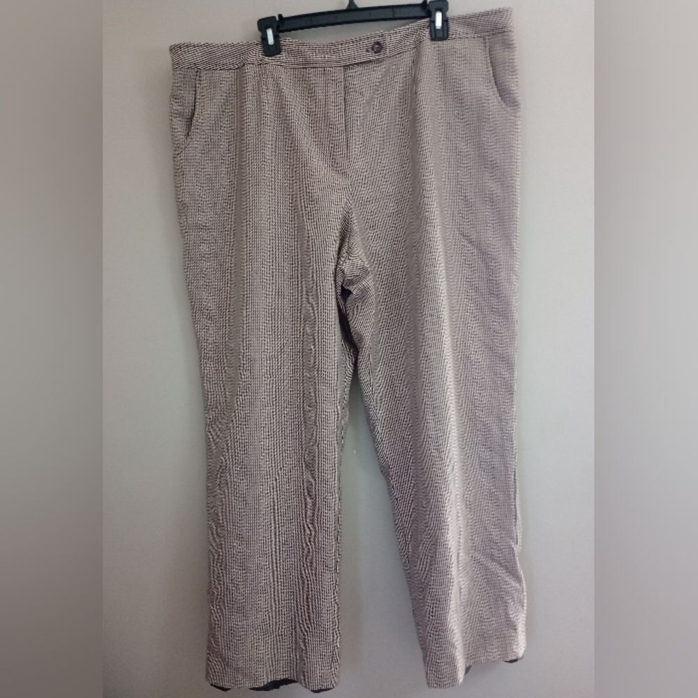 Harve Benard 100% Wool Brown Dress Pants Lined Size 22W.
